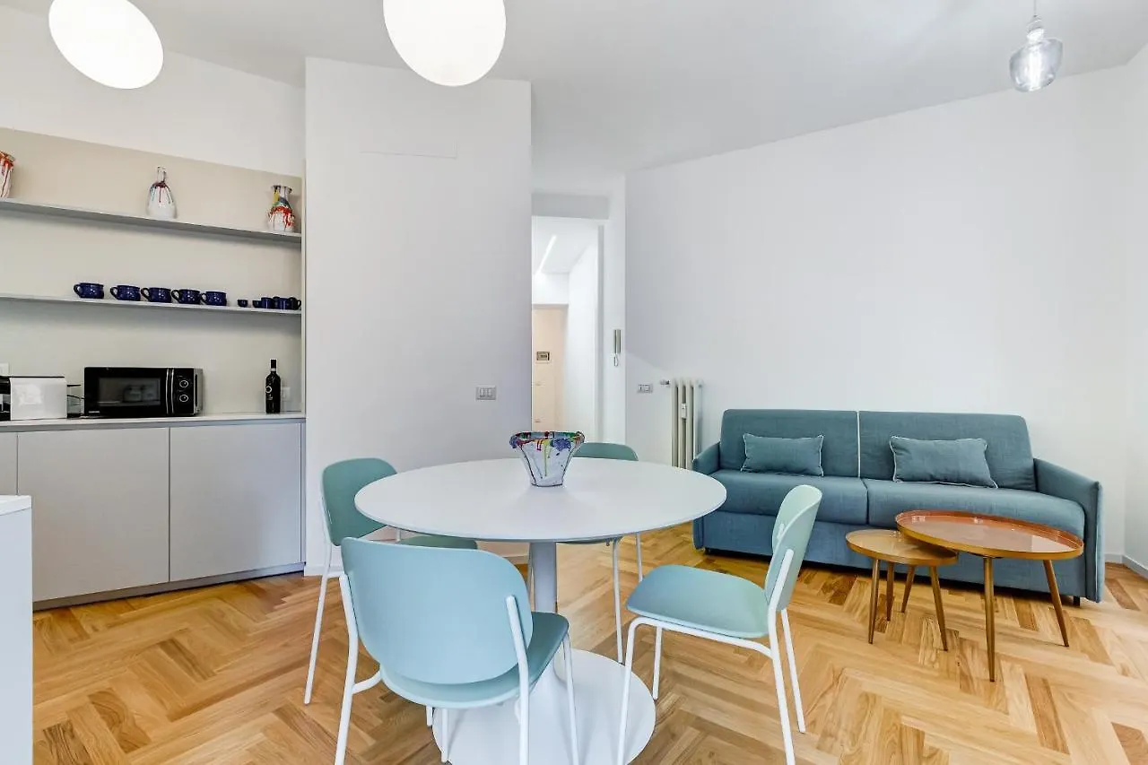 Apt In The Heart Of The City ローマ アパート